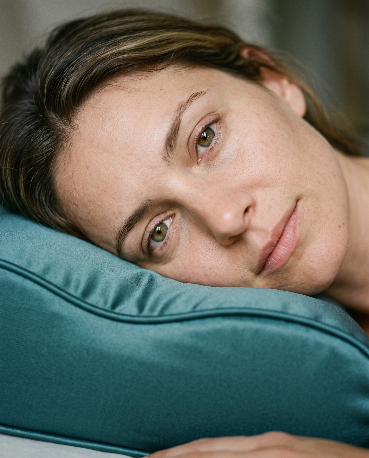 Aurora ice-silk pillowcase, natural portrait